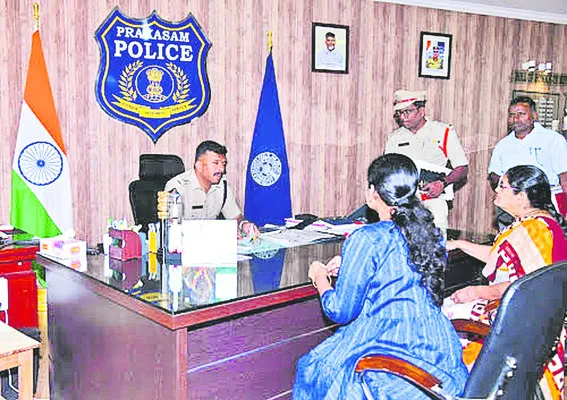 బాధితులకు సత్వర న్యాయం అందించాలి 