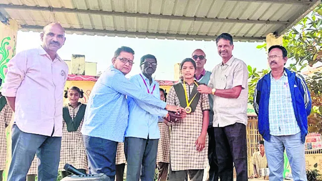 జాతీయస్థాయి పోటీలకు కంచరాం  విద్యార్థి