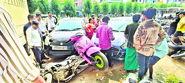 త్రుటిలో తప్పిన పెను ప్రమాదం 