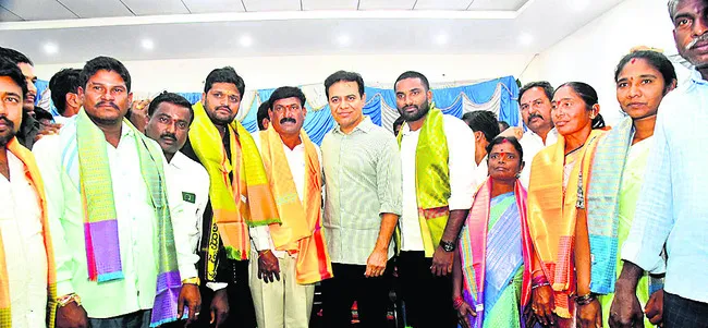 పదవులకు వన్నె తెచ్చే పనులు చేయండి