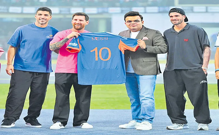  ICC Chairman Jay Shah presented Indian cricket team jerseys to football stars Lionel Messi