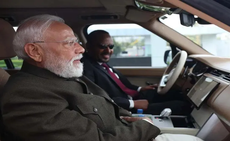 ఇథియోఫియాలో మోదీ.. కారు నడిపిన ప్రధాని