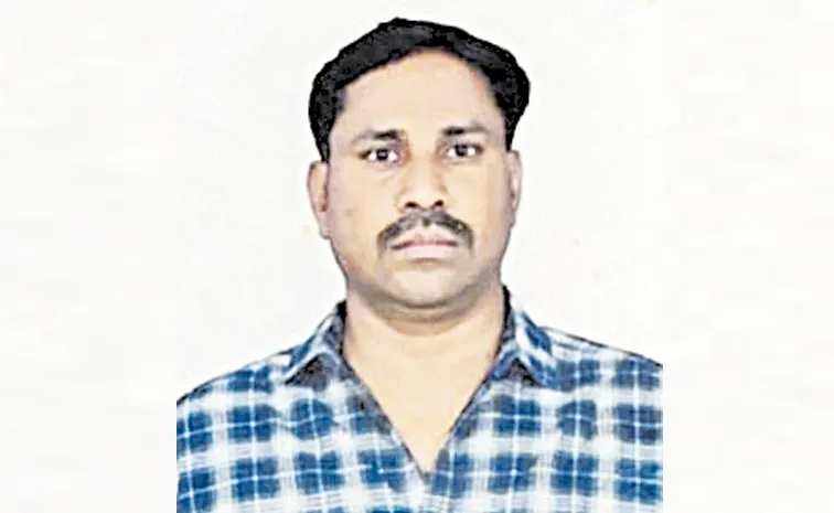 పోస్టు ఫార్వర్డ్‌ చేశాడని 26 కేసులు