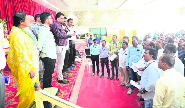 ఎన్నికల నిర్వహణలో అధికారులే కీలకం 