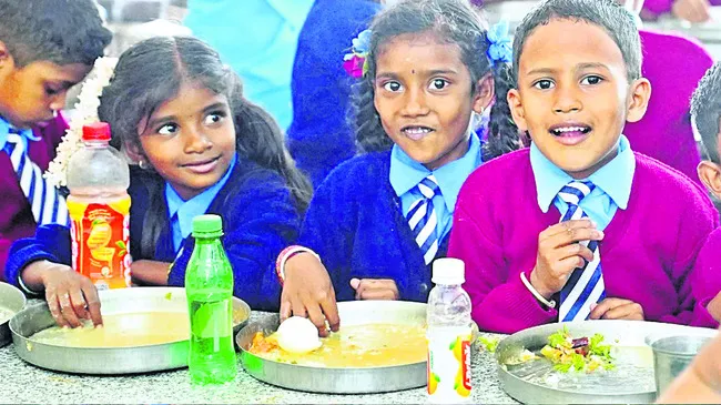 ధరల దరువు.. పంపిణీ బరువు