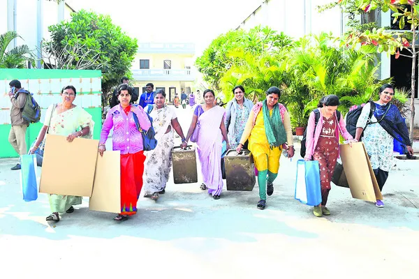 114 సర్పంచ్‌, 993 వార్డు స్థానాలకు నేడు ఎన్నికలు 