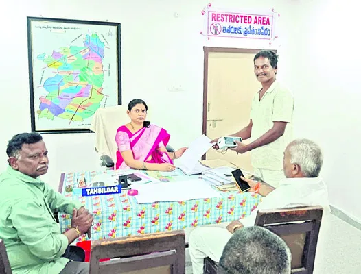 ఈ కమీషన్‌తో బతకలేం..
