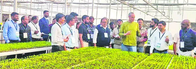 అధికారుల బృందం సీఓఈ సందర్శన 