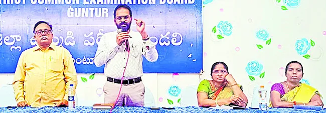 విద్యార్థుల శ్రేయస్సును విస్మరిస్తే ప్రైవేటు పాఠశాలలపై 