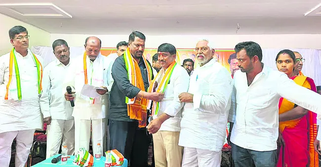 సర్పంచులకు అండగా ఉంటాం