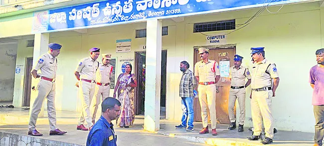 అప్రమత్తంగా ఉండాలి 