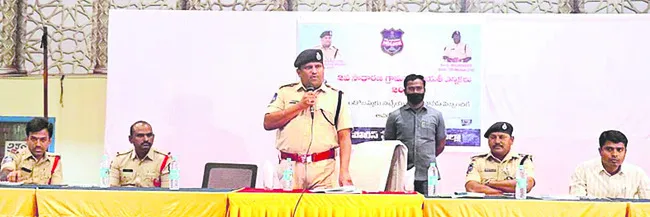 సమస్యాత్మక గ్రామాల్లో అదనపు బలగాలు: ఎస్పీ