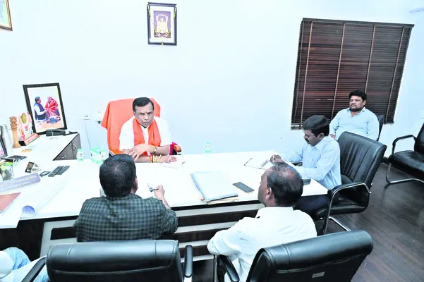 ‘అర్బన్‌’ను  ఆదర్శంగా తీర్చిదిద్దాలి 