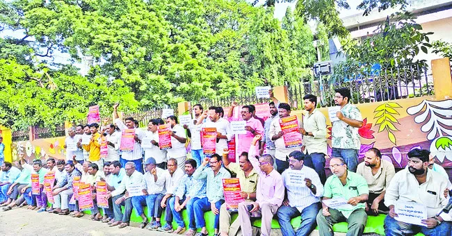 సహకార శాఖలో రిటైర్మెంట్‌ వయసు పెంచాలి