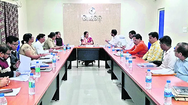 పర్యాటక రంగానికి పెద్దపీట