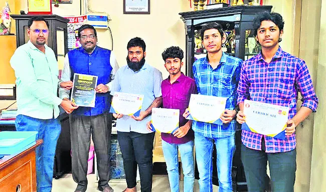 హ్యాకథాన్‌లో ఆర్కేవ్యాలీ విద్యార్థుల ప్రతిభ 