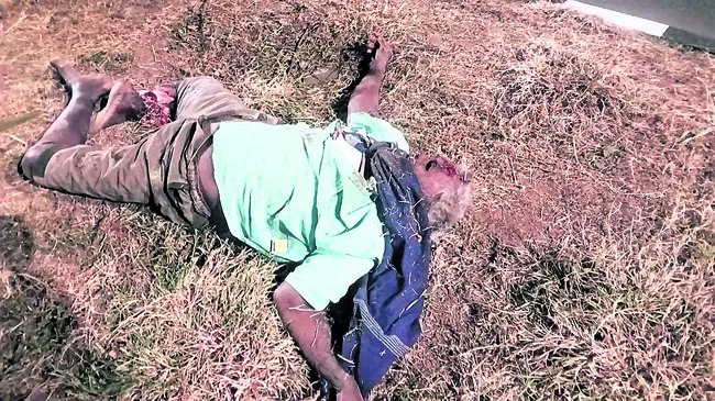 గుర్తు తెలియని వాహనం ఢీకొని..  