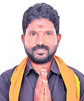 జనరల్‌ స్థానంలో దళిత యువకుడి గెలుపు