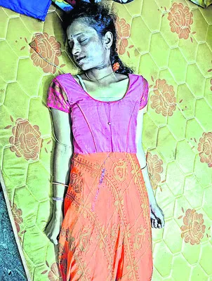 వివాహిత బలవన్మరణం 