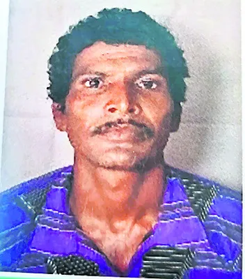 సముద్రంలో పడి మత్స్యకారుడు గల్లంతు