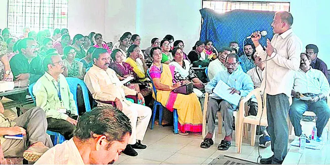 ఇంటర్‌ పరీక్షల నిర్వహణ పకడ్బందీగా జరగాలి