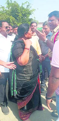 ఆసిఫాబాద్‌ ఎమ్మెల్యే, సీఐ మధ్య వాగ్వాదం