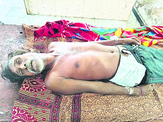 ఆత్మహత్యకు యత్నించిన వ్యక్తి మృతి