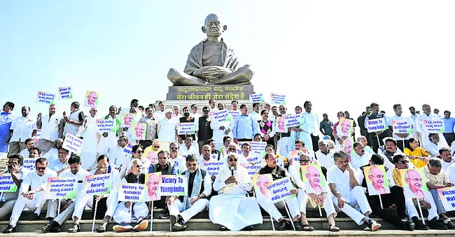 ఉపాధి హామీ ఉసురు తీయొద్దు