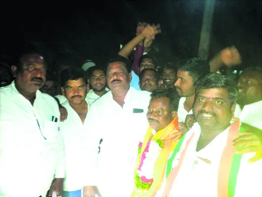 హస్తం హవా!