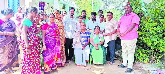 ఆ తల్లిదండ్రుల దాతృత్వానికి సత్కారం