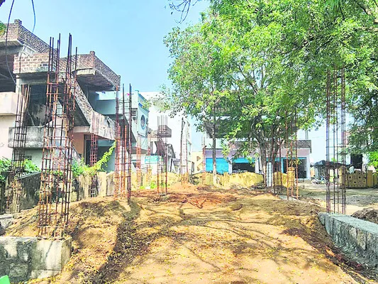 పునాదులు దాటని గ్రంథాలయ భవనం