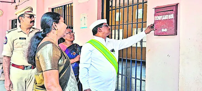 ఖైదీలు సత్ప్రవర్తన కలిగి ఉండాలి