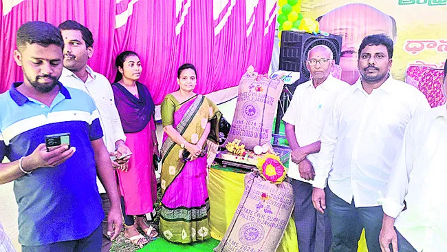 జిల్లాలో ధాన్యం కొనుగోలుకు 65 కేంద్రాలు 