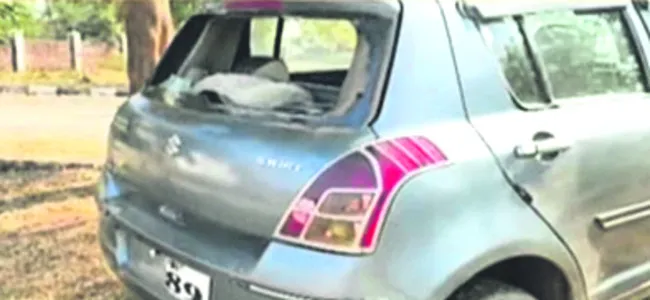 డబ్బులు పంచుతున్నారని.. 