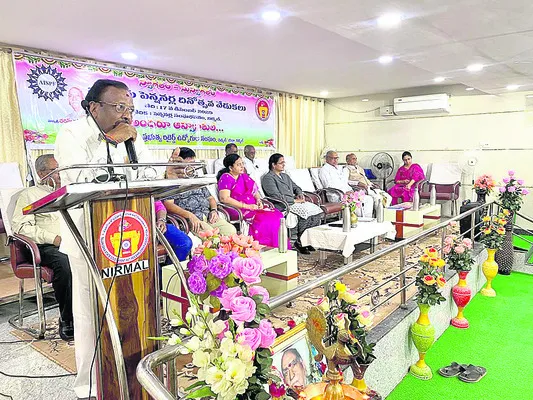 పెన్షనర్ల హక్కులు కాపాడాలి