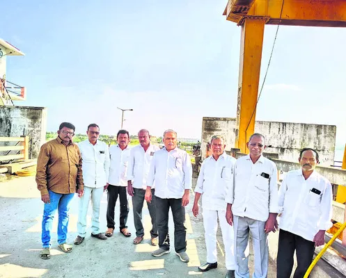 పెండింగ్‌ ప్రాజెక్టుల నిర్మాణానికి నిధులు కేటాయించాలి 