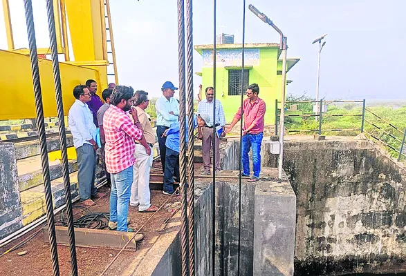 జలాశయాన్ని పరిశీలించిన నిపుణుల కమిటీ 