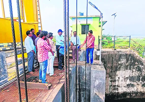 కండలేరు జలాశయాన్ని పరిశీలించిన నిపుణుల కమిటీ! 