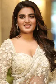 Police Files Complaint against Nidhhi Agerwal issue in lulu mall5