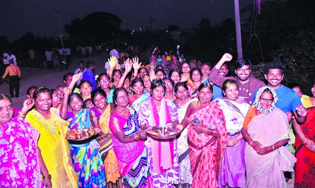 306 స్థానాల్లో బీసీలే.. 