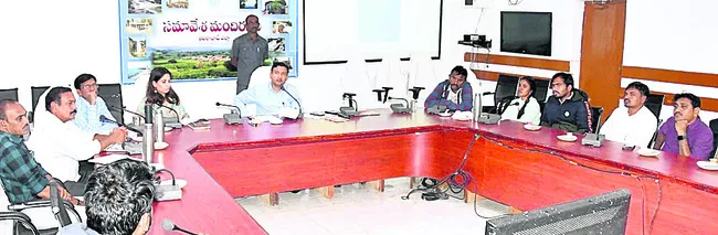 ఆయిల్‌పామ్‌ సాగు లక్ష్యాలను సాధించాలి