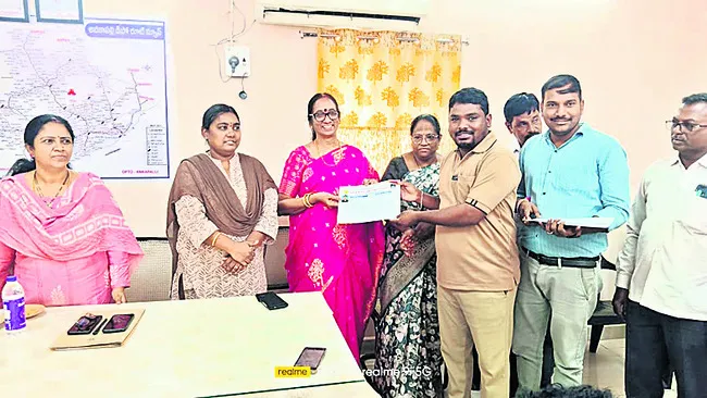 నిరుద్యోగులు వృత్తి నైపుణ్యాలు అలవర్చుకోవాలి 