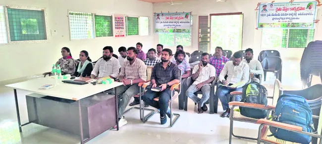 బుక్‌ చేసుకుంటేనే యూరియా