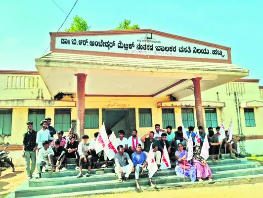 మహిళలు ఆత్మస్థైర్యంతో ముందుకు సాగాలి