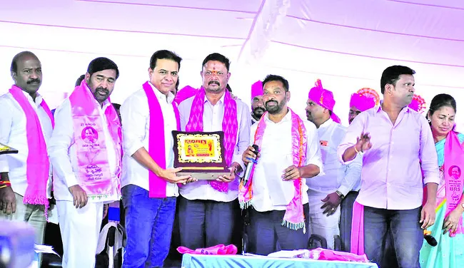 వచ్చే ఎన్నికల్లో కాంగ్రెస్‌కు గోరి కడతాం