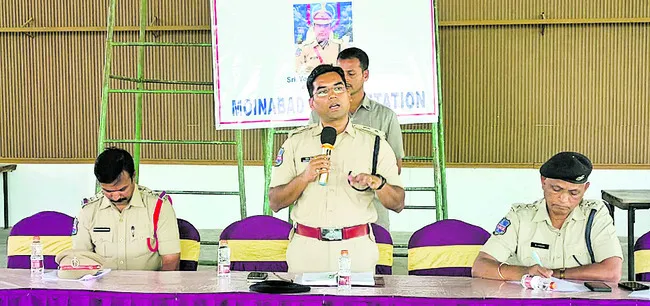 ఫాంహౌస్‌ల్లో వేడుకలకు అనుమతి తప్పనిసరి 
