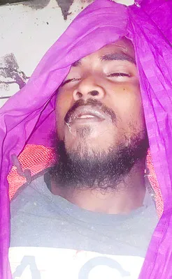 భవనం నుంచి జారిపడి మేసీ్త్ర మృతి 