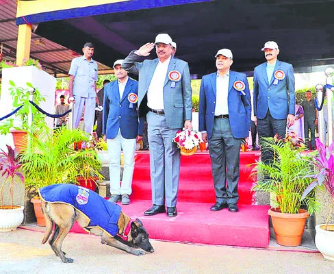 నిజాయితీ, ధైర్యానికి ప్రతీక పోలీస్‌ 