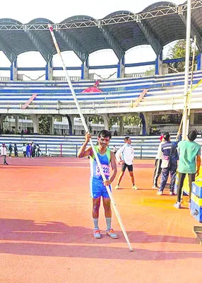 సర్పంచ్‌.. జాతీయ అథ్లెటిక్స్‌ క్రీడాకారుడు