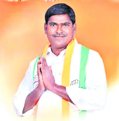 గుమాస్తా నుంచి సర్పంచ్‌గా..